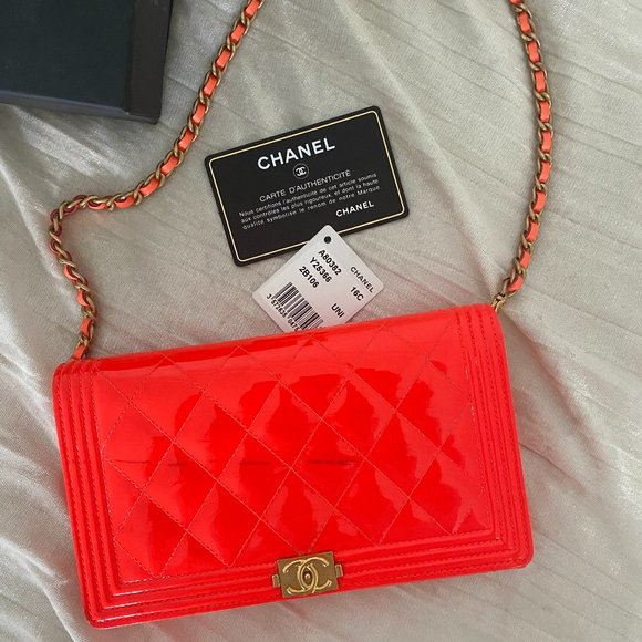 CHANEL Patent Boy Wallet On Chain - Picture 1 of 8